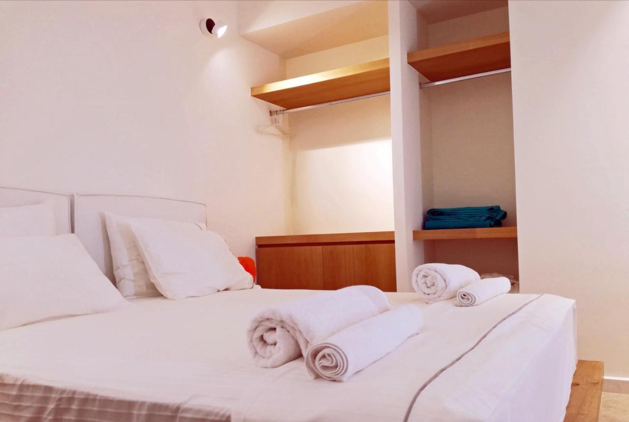 Paralos Lodging Schoinoussa Pokoj fotografie